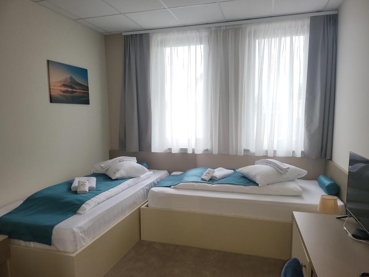 Garni Hotel Imperium ซูโบติกา ภายนอก รูปภาพ